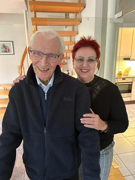 Zdjęcie opiekunki z podopiecznym